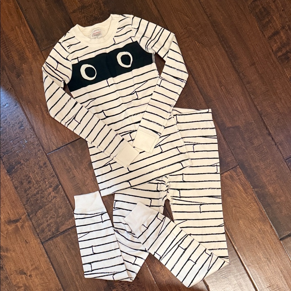 Hanna Andersson Black and White Striped Kids Pajamas